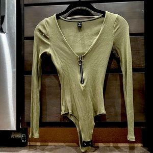 Long sleeve body suit